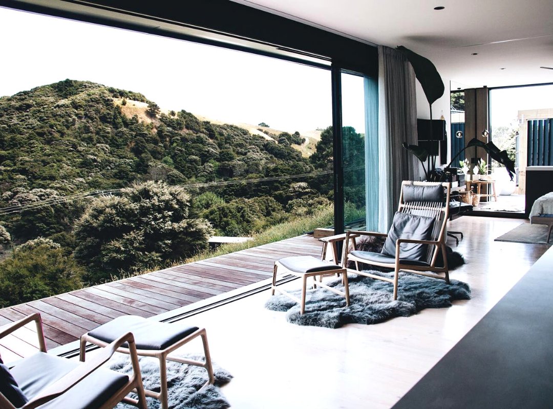 SharedspaceNZ's tweet image. We are obsessed with this new shoot location 📸 

sharedspace.co.nz/listings/detai…

This stunning space offers the perfect backdrop for your next project. 

#shootlocation #photoshoot #videoshoot #waihekeisland #sharedspacenz