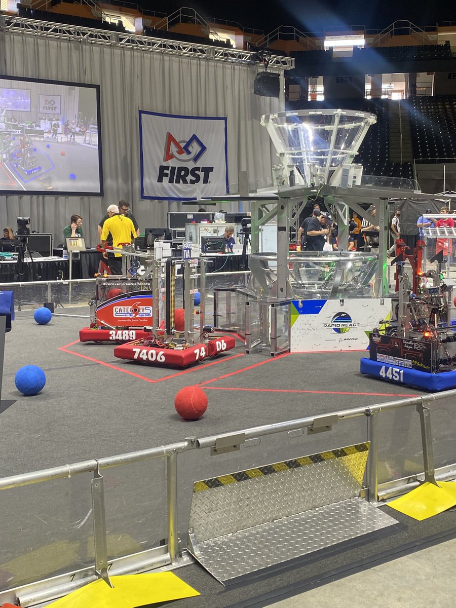 MinistryofMech1's tweet photo. Look at our drive team practicing!! Practice does make perfect! #MinistryofMechanics #MoM7406 #FirstInspires https://t.co/7AupLiQq6v