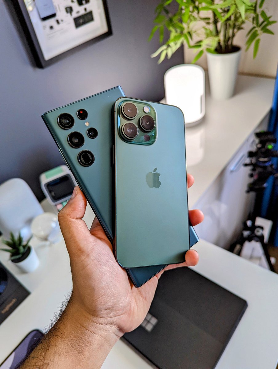 RamalMediaX's tweet photo. Which one would you choose?

S22 Ultra vs iPhone 13 Pro https://t.co/TRO1gqa0Q7