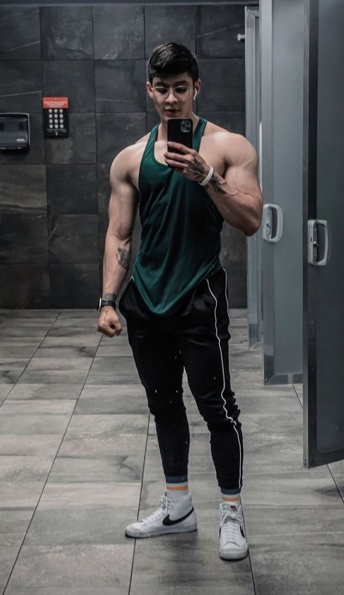 noahbrish1's tweet photo. evolving 💪😎😈🔥 #Alpha #Sir
 #Cashmaster #Findom #Footmaster @MASTER_UPDATES  @Earnshawswhore @RtFindom15 @RT4Masters2 @superalphas @alphaxfindomrt @nick_gtwb https://t.co/5ZNpaJXioY