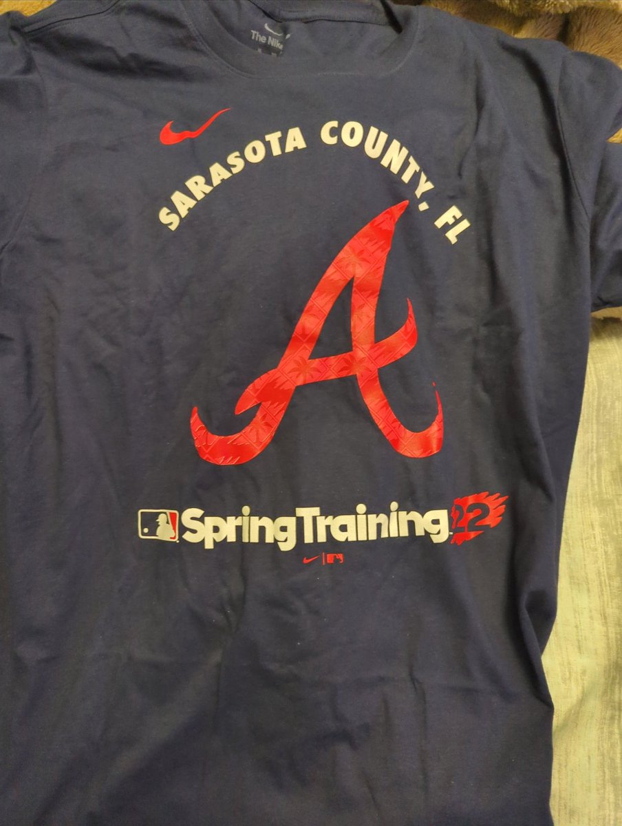 anthonymoore09's tweet photo. @Fanatics look at the picture of the shirt that I bought, and look how it came. Why the difference? https://t.co/Dle4ELx1tq
