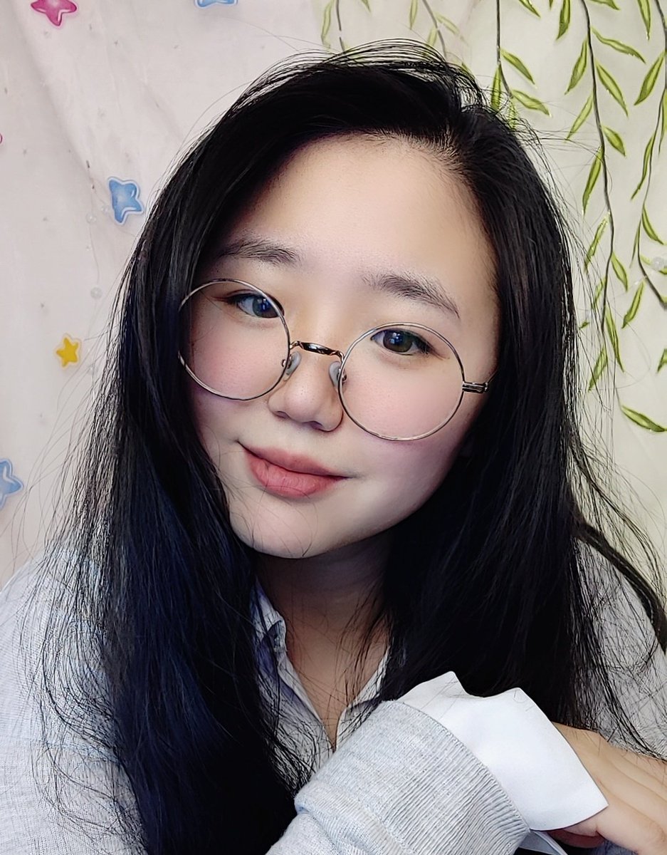 YuikiHanegawa's tweet photo. If you're happy and you know if clap your hands!!
Stream starting in 10 mins!! Over at #twitch
Probably playing #VALORANT or rage at #bugacadamy
See you there!!
https://t.co/XGir7uPZPU
#smallstreamers #almost300 #happy https://t.co/kLXX7Lczqz