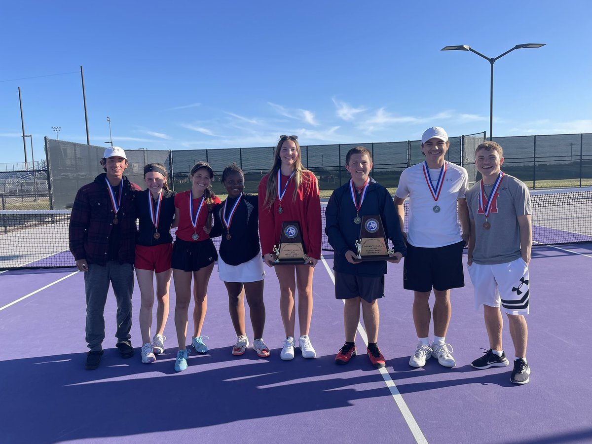 CardinalTennis1's tweet photo. District runner up and a BUNCH of regional qualifiers! #REDRED #TEAMMELISSA https://t.co/G0WHTT8lBx