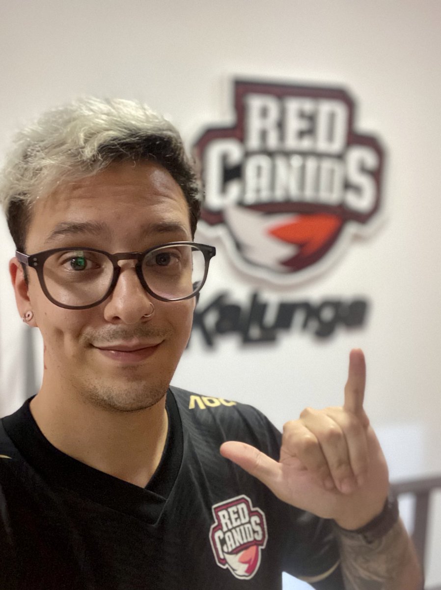BoscoPedro1's tweet photo. Aproveitando o #REDoffice pra compartilhar que agr faço parte da matilha como Social Media da @REDCanids #GoRED
Obrigado ao @fecorradini e @REDJPGarcia pela oportunidade!
Agradeço mto ao @baianolol1 que confiou no meu trabalho lá atrás e tornou tudo isso possível 🙏 https://t.co/jUP7tWPrNm