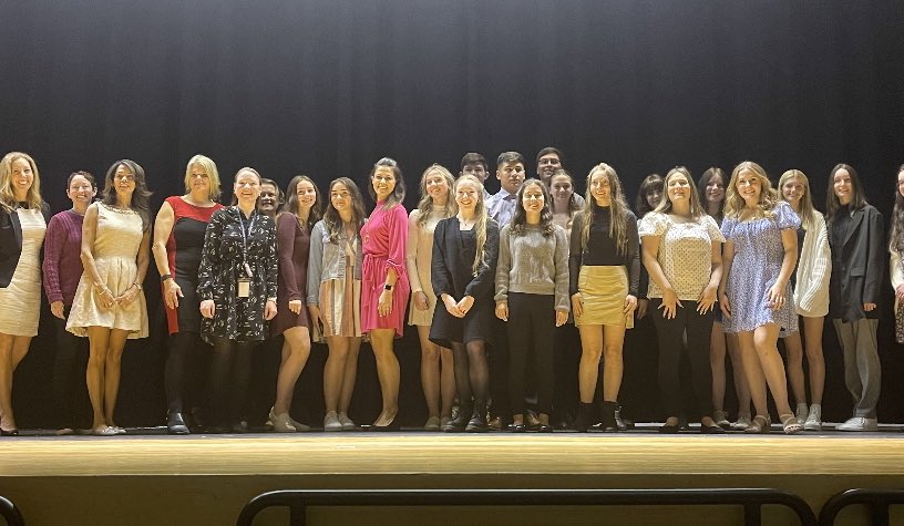 Tonight we inducted the newest members of our French, Spanish, &amp; Italian Honor Societies!! So amazing to be back in person ❤️ Félicitations! Felicidades! Congratulazioni! 🌎