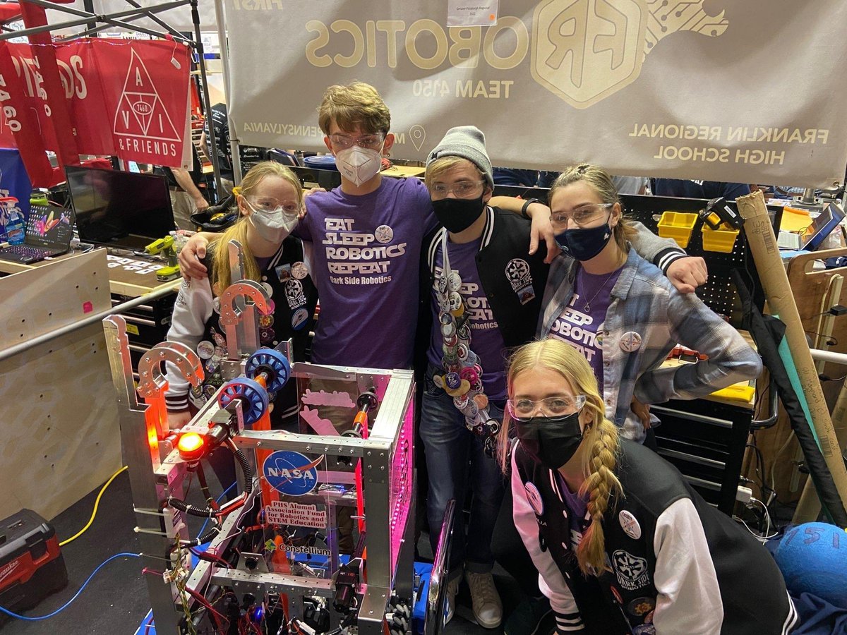 PCScrusaders's tweet image. Our students are competing with the Dark Side Robotics team at the Smoky Mountain Regionals.