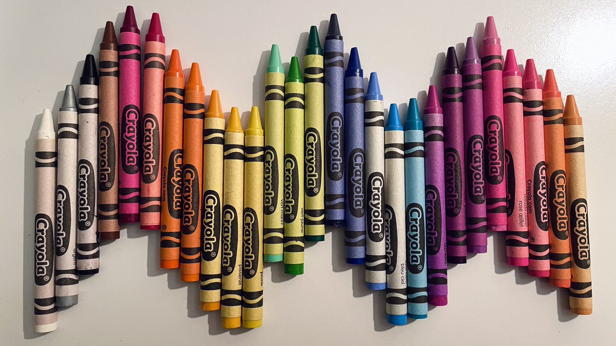 HeyItsMeMissJT's tweet photo. "Life is about using the whole box of crayons." 👍#NationalCrayonDay #CrayolaQueen @Crayola @StaplesCanada My work enables me. #StaplesLife #StationeryAddict #SorryNotSorry #CreativityIsLife 😏💜🖍🎨 https://t.co/Y2iVKE1Y6X