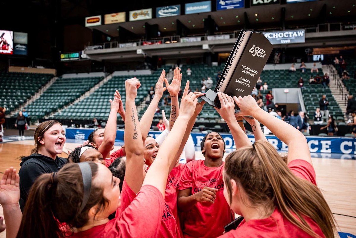 WTAMU_WBB's tweet photo. Made lots of memories this March!! #GoBuffs https://t.co/zRb8fbwEv2
