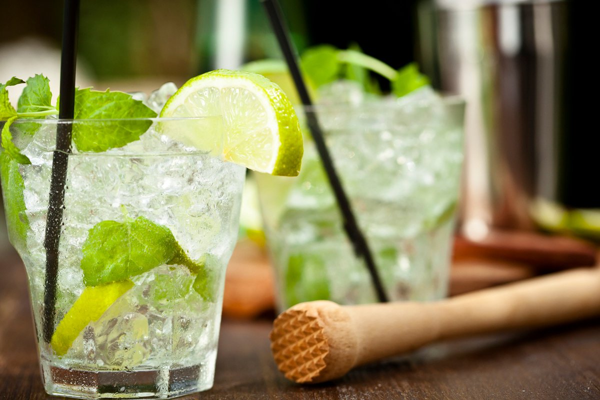 Dinakis_Grill's tweet photo. Looking to treat yourself? Take a look at our cocktail menu. We have #mojitos, #martinis, high balls and more drink options. https://t.co/2hPenKN6y0
