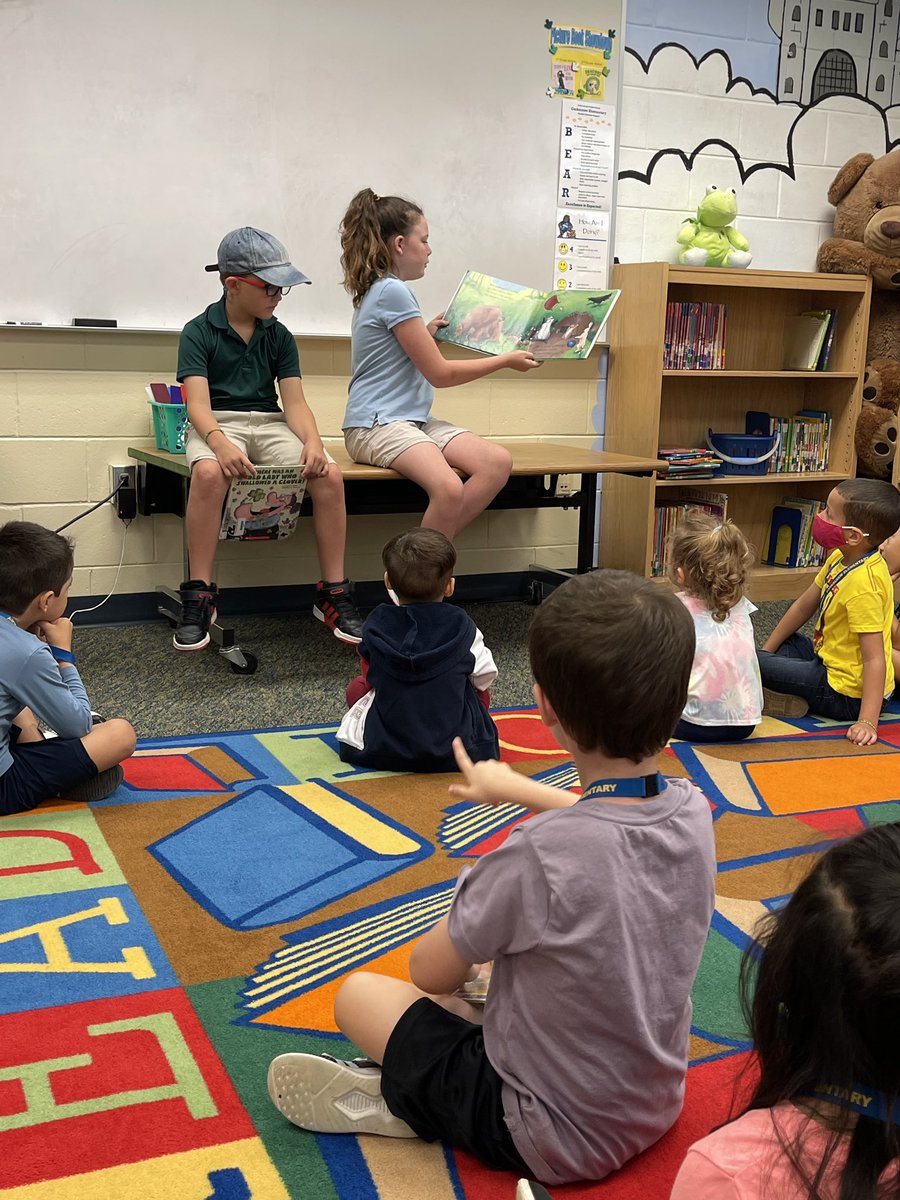 miss_stricker's tweet photo. Reading to our Pre-K friends!📚@CESCorkyBear @collierschools https://t.co/BU424ip0Y4