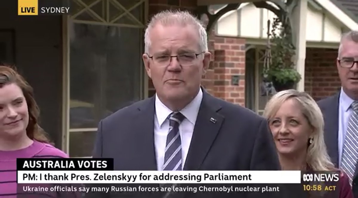 MigrationParty's tweet photo. Our PM doesn’t know that banks have been lending at 97 & 95% for the last 40 years. He doesn’t even understand his own First Home Loan Deposit Scheme. He’s as Paul Keating said, an intellectual minnow. #CallTheElectionDickhead #AlboForPM #BudgetReply #Budget2022 #BudgetReply22 https://t.co/9KbSEUo8xB