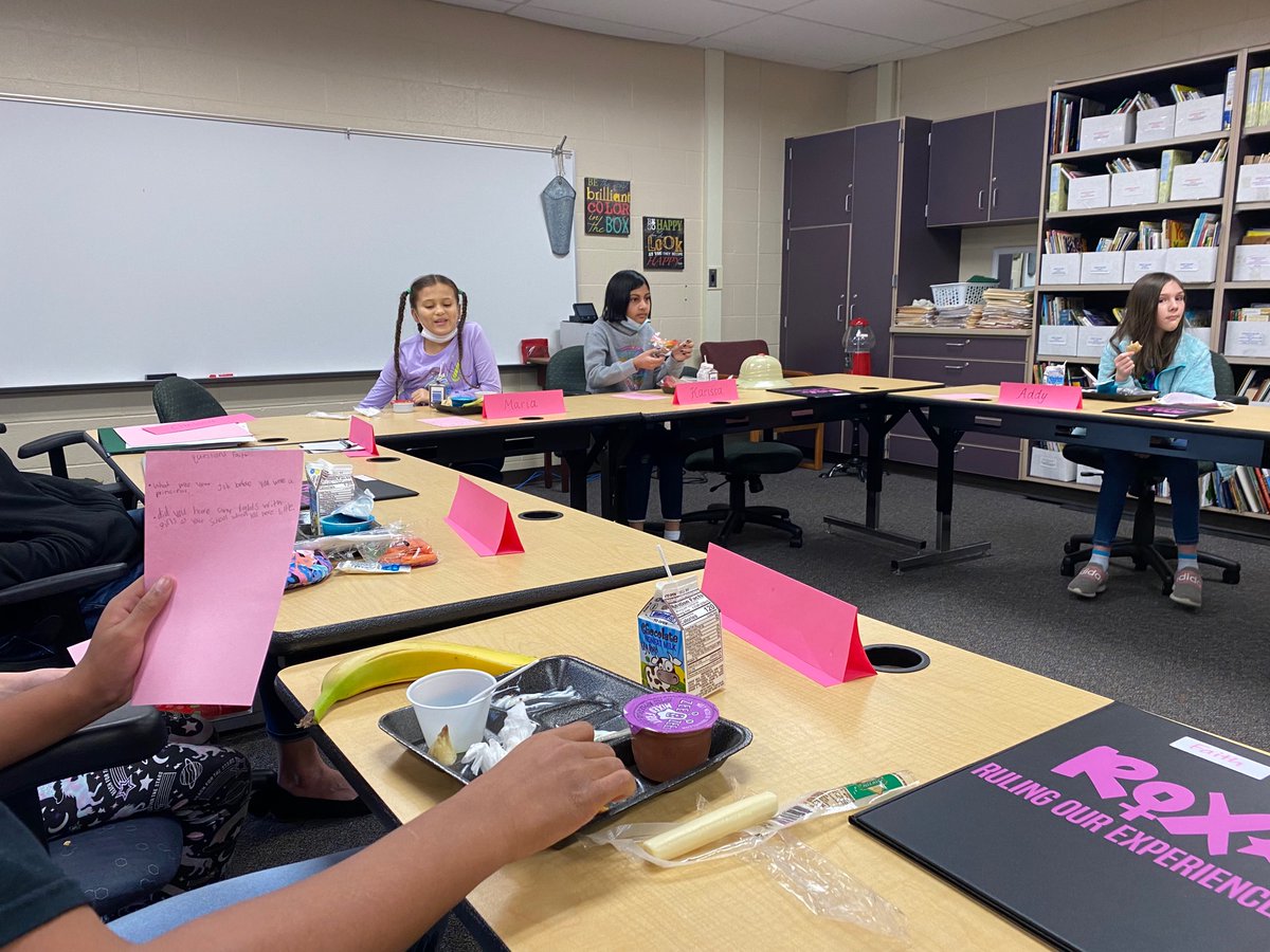 Violet’s ROX group had a chance to interview Mrs. Copas♥️ <a href="/VioletElem/">VioletES</a> <a href="/BeingAGirlROX/">Ruling Our eXperiences, Inc. (ROX)</a> #PLSDProud