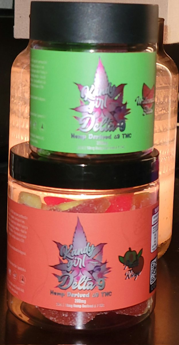 CreatureHoarder's tweet image. Peach rings are my fave, not so tasty personally are the watermelon slices. #KandyGirl - ask me how to get 20% off yer order :3