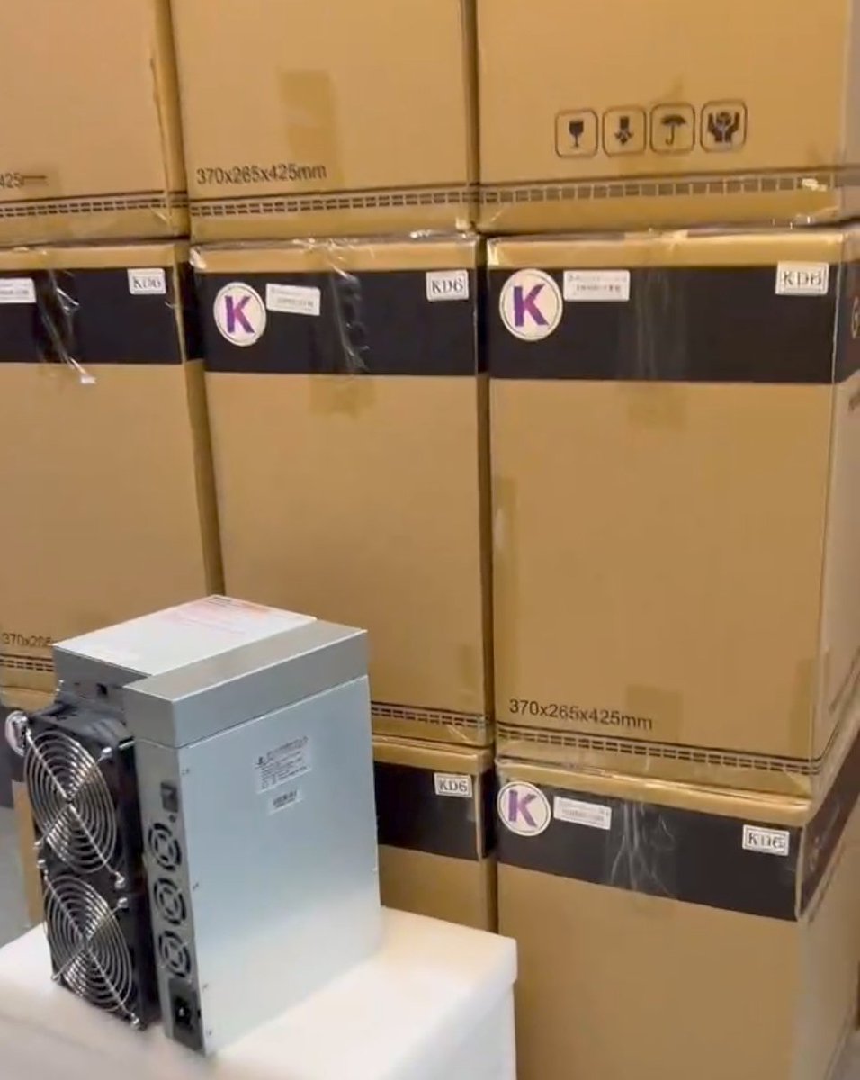 ASICminers_'s tweet photo. Goldshell KD6 in pre-order
Get yours now!
#cryptomining #asicmining #asicminer #kda #Kadena https://t.co/s2kruyw8ff