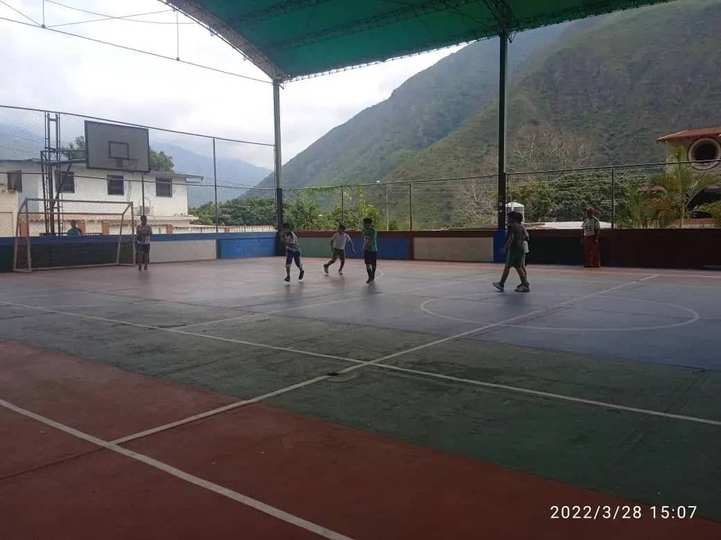 alcaldiatruji_1's tweet photo. ¡Carlos Terán el Alcalde del Deporte!

Instituto Autónomo Municipal del Deporte continúa desplegado con los Juegos Deportivos Comunales del Municipio Trujillo, desde la Parroquia Cruz Carrillo, en la Cancha Techada Mesa de Gallardo, con la Disciplina Fútbol Sala Masculino. https://t.co/qLwxgJlDMy