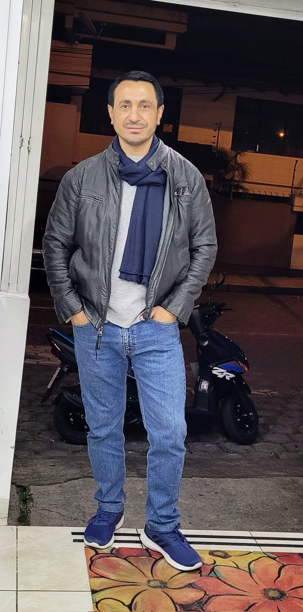 Marcosjfc7's tweet photo. Aprender, sonreír, fruncirse, compartir, entender, caerse, levantarse, llorar, decir Si y a veces NO, y hasta emputarse es parte de la vida. Pero que rico y bonito es vivir en paz carajo #Marcosjfc7 #MiVidaMisReglas #Since1970 Ⓜ️💯🕺👌 https://t.co/xh0wbrHUGX