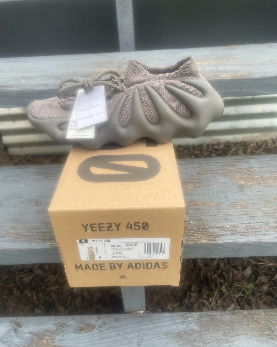 Soles864's tweet photo. Yeezy 450 “Cinder”
Size 8.5
#buy #sell #trade #yeezy #yeezy450 #kanyewest #explore #explorepage #like #comment #share #greenvillesc #sneakers #sneakerhead #resellercommunity https://t.co/5YJm5pgXCC