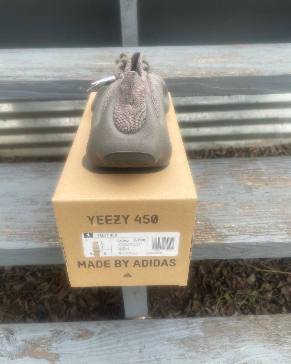 Soles864's tweet photo. Yeezy 450 “Cinder”
Size 8.5
#buy #sell #trade #yeezy #yeezy450 #kanyewest #explore #explorepage #like #comment #share #greenvillesc #sneakers #sneakerhead #resellercommunity https://t.co/5YJm5pgXCC