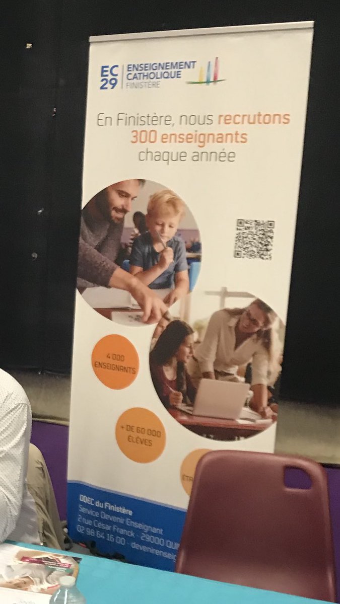 Aujourd’hui à #Morlaix, au salon des métiers organisé par l’#APEL du #Finistère, pour présenter le beau métier d’#enseignant 😉.
Un salon à destination des collégiens de 4ème : plus de 100 métiers représentés à 1600 collégiens.

<a href="/enscatho29/">ec29</a>