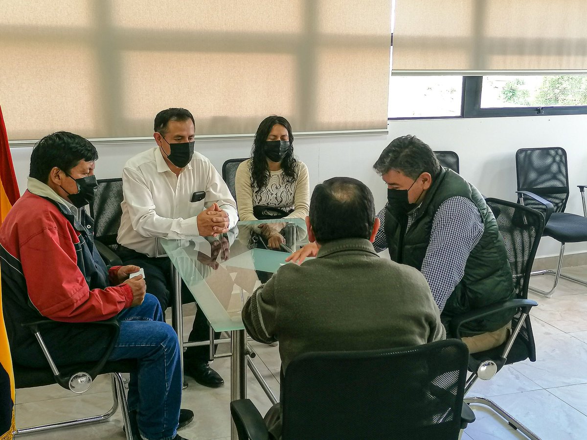 Gad_Paccha's tweet photo. El día de hoy jueves 31 de marzo se realizó una reunión de trabajo con la directiva y la pastoral del sector del Barrio La Dolorosa y el Padre Rafael Cabrera, en busca de nuevos proyectos para el sector.

#PACCHA
#GADPACCHA
#CARLOSGARCÍRURALIDAD https://t.co/nTHnhpxrfb