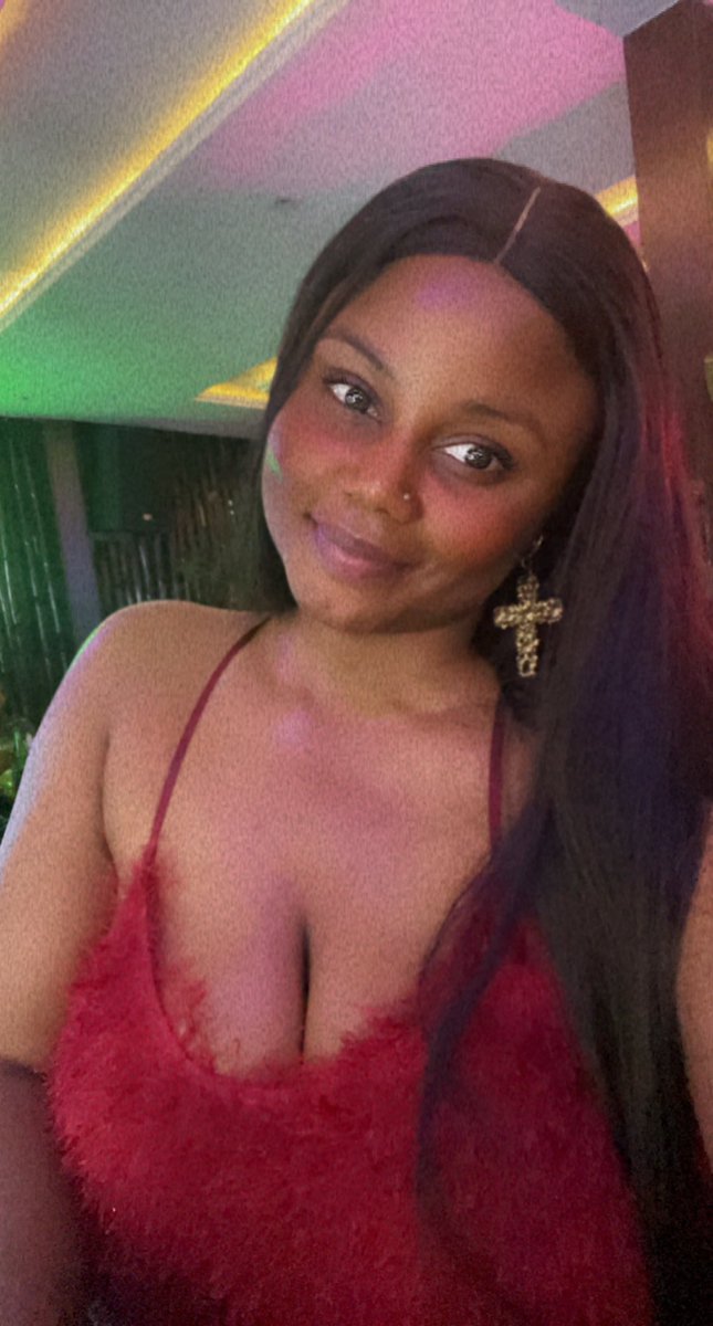HoneyOjukwu's tweet photo. If I wasn’t a woman I will still be a woman. I love this body I live in https://t.co/IZPODaExXn