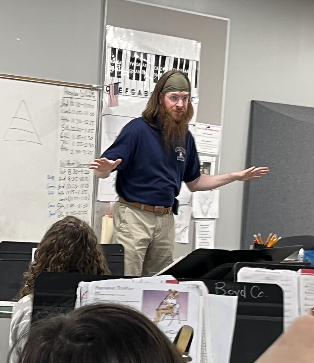 g_molinary's tweet photo. The BCMS 8th grade band was honored to have Mr. Logan Skidmore of East Carter Band with us for rehearsal!  Thank you so much for sharing your expertise and love of music with us. https://t.co/CxMQs4TgNp