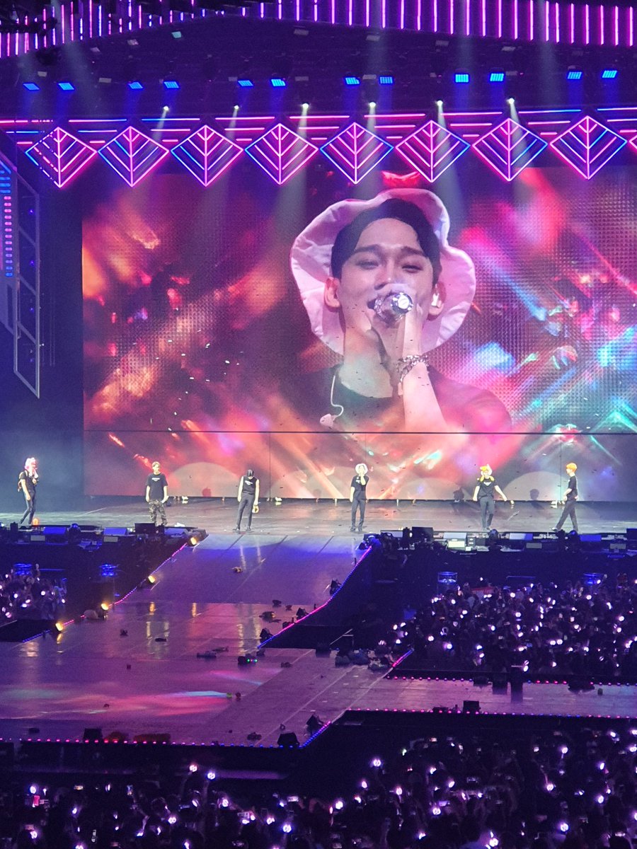 daphyC13's tweet photo. Missing you so much! Can't wait for you to finish your military and bless our ears with your voice again! 

#첸_솔로데뷔_3주년
#3YearsWithSoloistCHEN
#3AprilsWithChen https://t.co/3XpKxDt5Ku