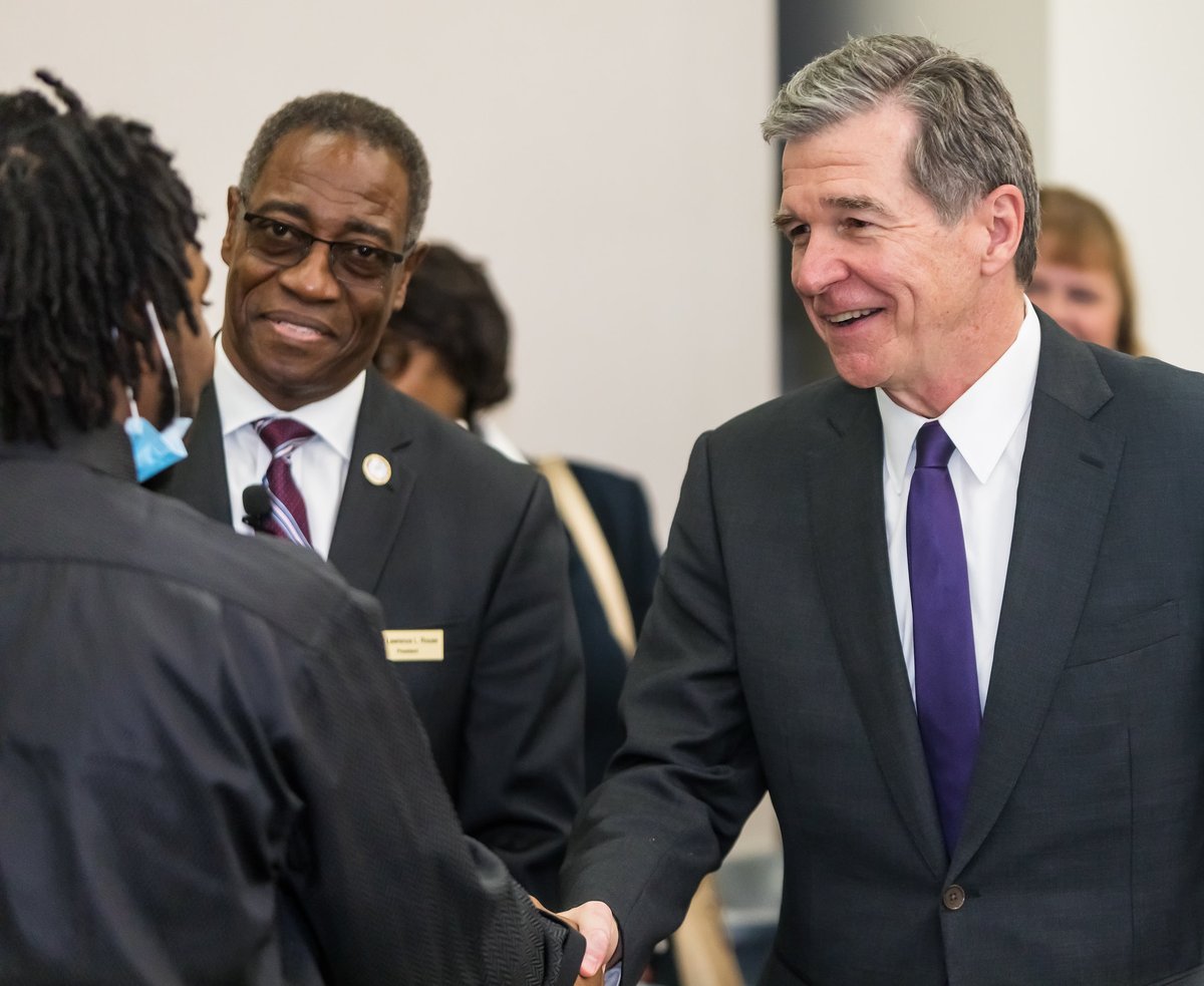 NC_Governor's tweet photo. The Longleaf Commitment grants are already making education more affordable so students can gain the skills they need to succeed. Today, Gov. Cooper continued the series of roundtable discussions spotlighting the grants at Pitt Community College.
Photos: PCC Media Relations https://t.co/SPLGhVLKop