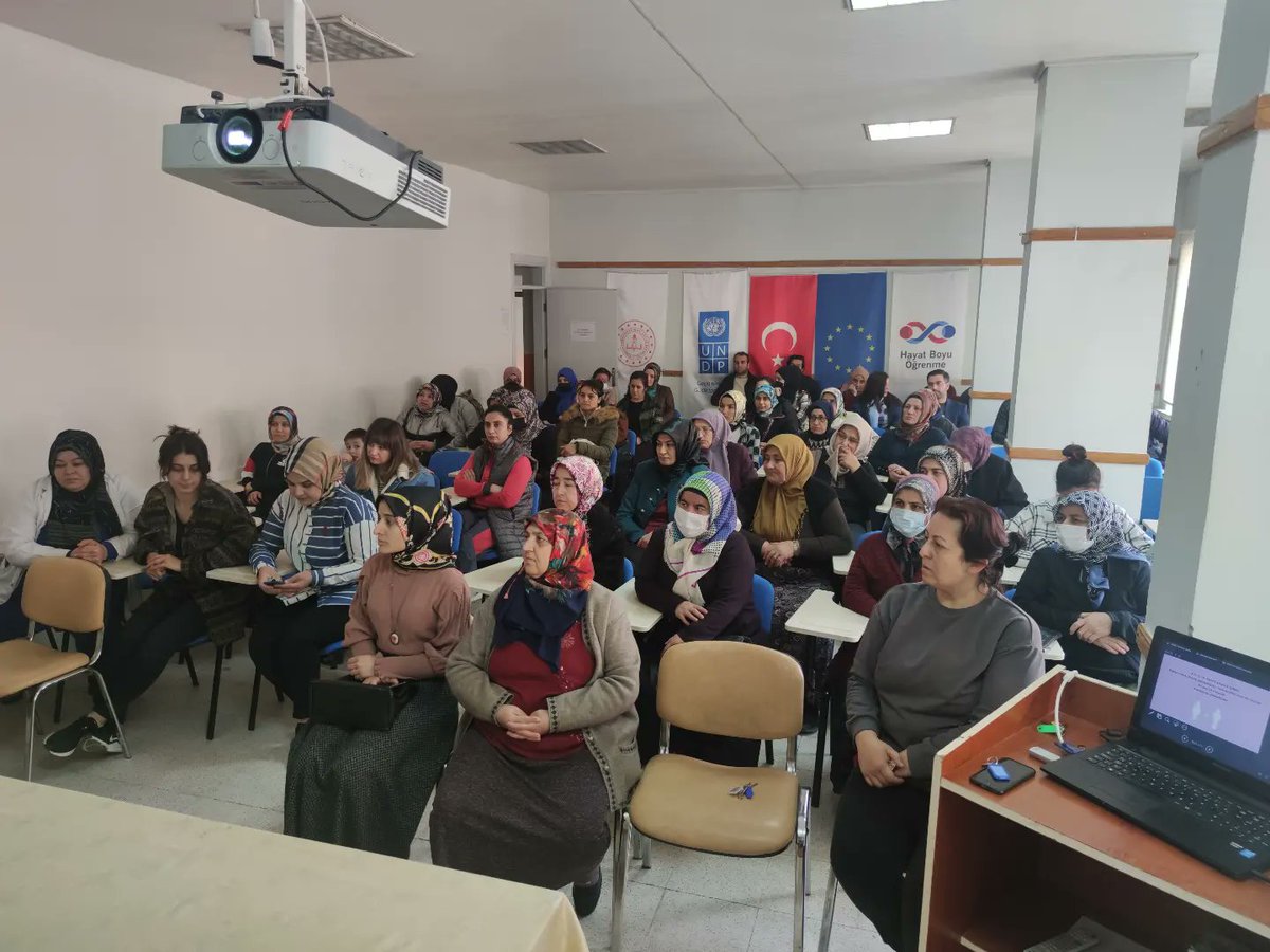 IslahiyeHalk's tweet photo. Kurumumuz toplantı salonunda kurum rehber öğretmeni Nuray ATEŞ tarafından " Kadına Yönelik Şiddetle Mücadele " konulu seminer düzenlendi.
@GaziantepHBO @Halit__Ates @islahiyemem @mustafacetin_27 @ozdemir2773 @Ayldrm27 @Enes2436Enes https://t.co/5cUT5yj0jF