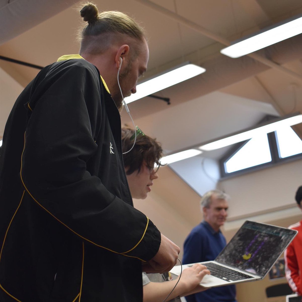 IspRobotics's tweet image. Last, but not least: the Logistics Team! The people who are behind all the cameras, posts, and keeps the team up float. 

Meet the Team!

Head Creators: Delanie S. &amp;amp; Sebastian S.
Strategist: Jana F. 
Referee: Tommy J.

#robotics #roboticscompetition #logistics #falcontech #vex