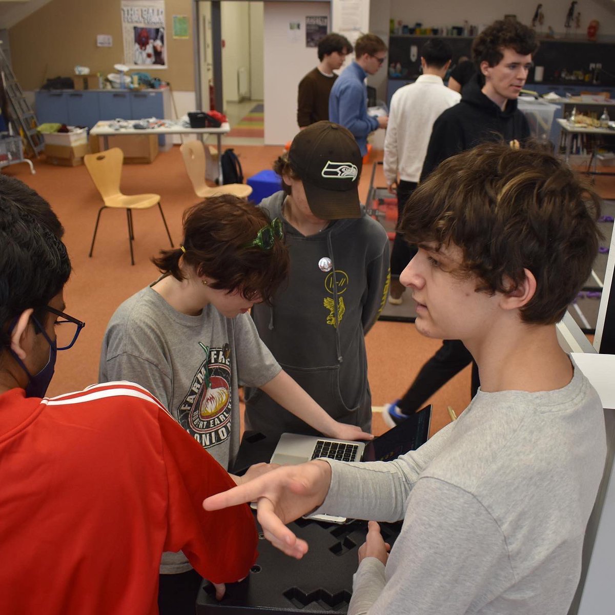 IspRobotics's tweet image. Last, but not least: the Logistics Team! The people who are behind all the cameras, posts, and keeps the team up float. 

Meet the Team!

Head Creators: Delanie S. &amp;amp; Sebastian S.
Strategist: Jana F. 
Referee: Tommy J.

#robotics #roboticscompetition #logistics #falcontech #vex