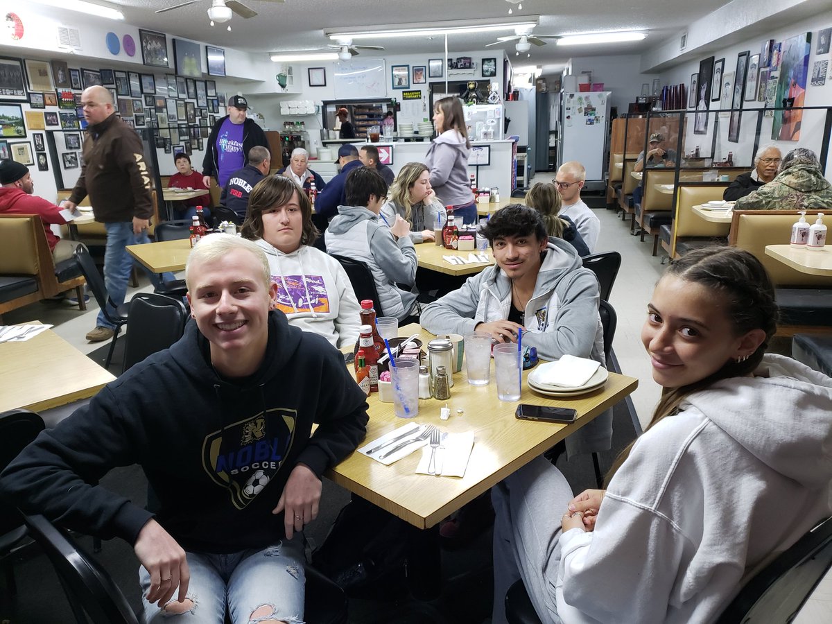 Tiffany’s Restaurant tweet media