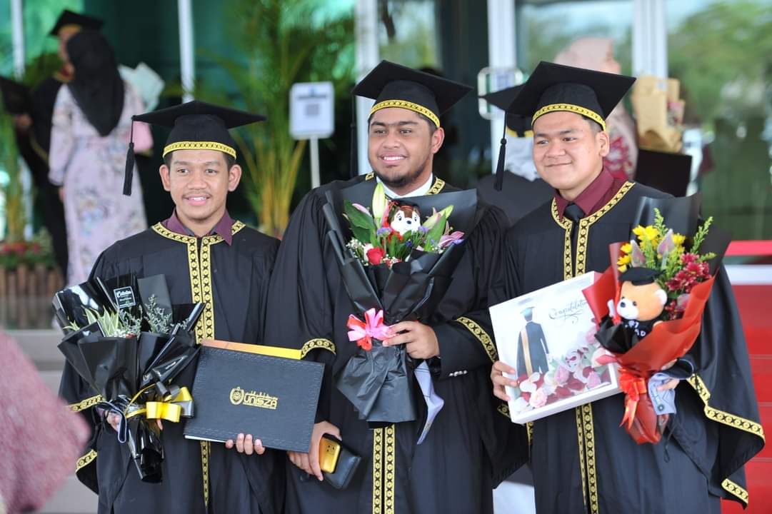 Naimmro's tweet photo. Simpan sini buat kenangan di UniSZA *30/3/2022* https://t.co/FifTi10yqa