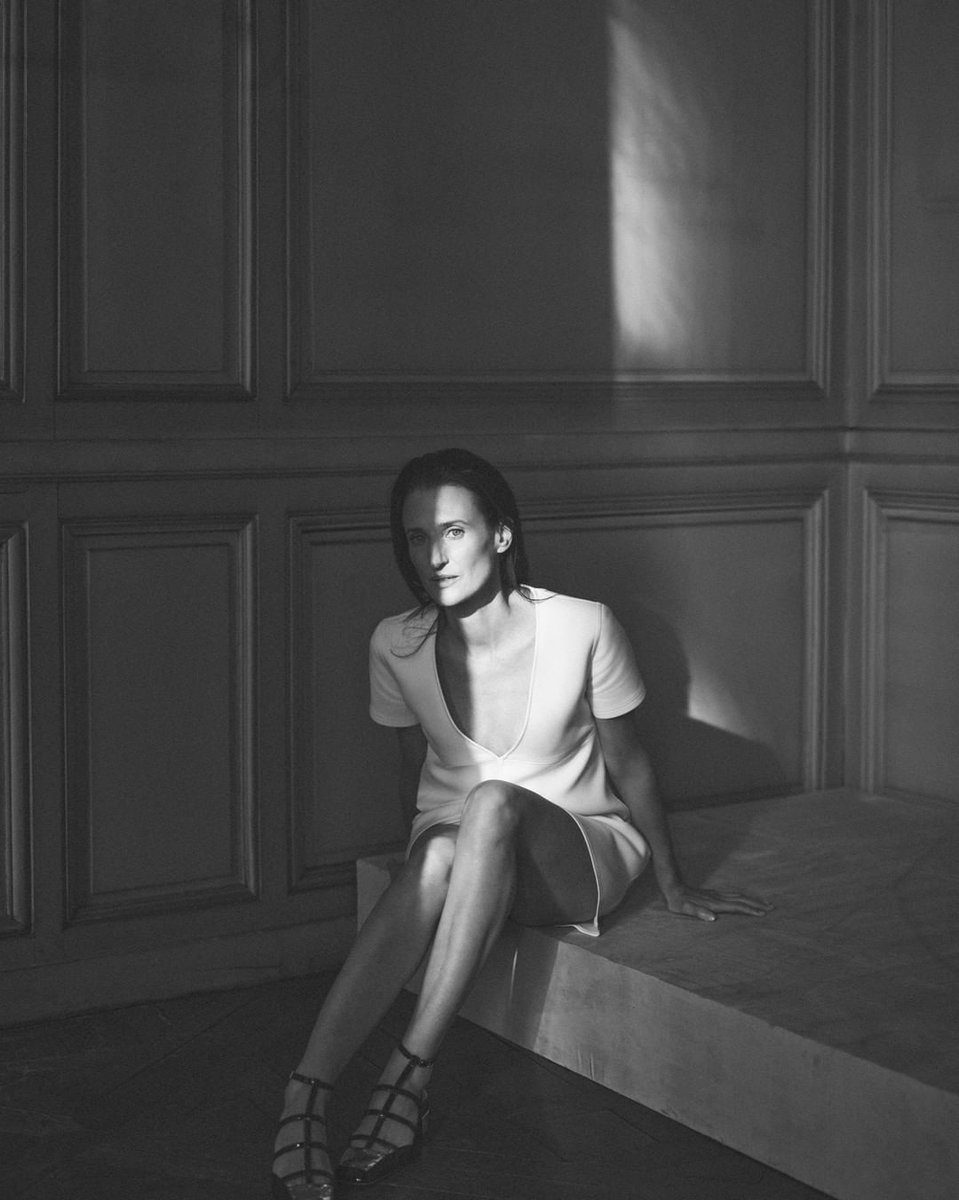 viewsfrance's tweet photo. Camille Cottin pour Dior Printemps/Été 2022 📸 https://t.co/xYLk7TDPw9