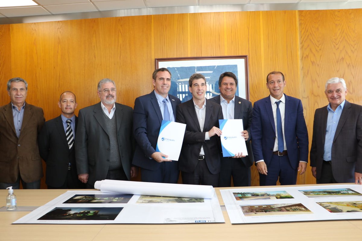 MarianoGaidoOk's tweet photo. #PoloTecnológico #Historico. #PalabraCumplida
La sinergia entre el sector público y privado nos permite hoy junto a @OmarGutierrezOk,@grupoSancorSeg , @IngenieriaSIMA y el #ClusterInfotech la entrega de tierras para este proyecto de $1000 mm de inversión.
#Ciencia #Tecnologia https://t.co/BinMFqyePZ