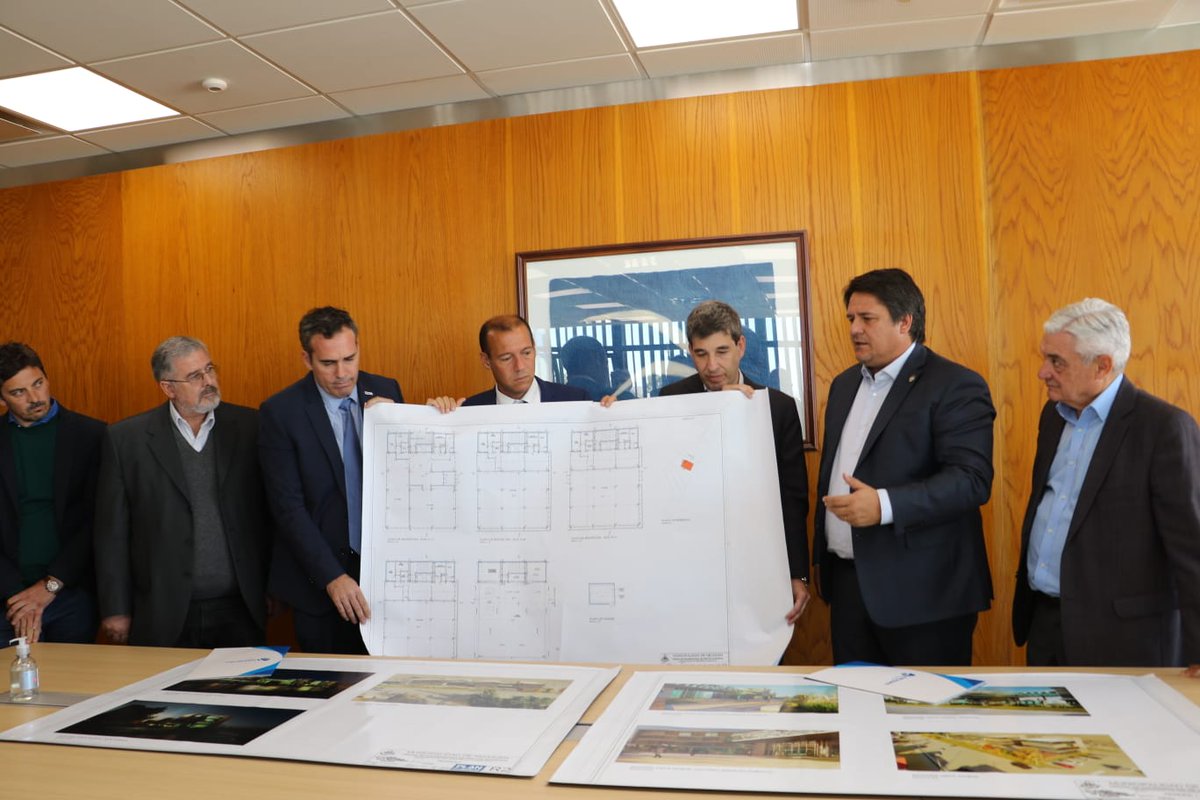 MarianoGaidoOk's tweet photo. #PoloTecnológico #Historico. #PalabraCumplida
La sinergia entre el sector público y privado nos permite hoy junto a @OmarGutierrezOk,@grupoSancorSeg , @IngenieriaSIMA y el #ClusterInfotech la entrega de tierras para este proyecto de $1000 mm de inversión.
#Ciencia #Tecnologia https://t.co/BinMFqyePZ
