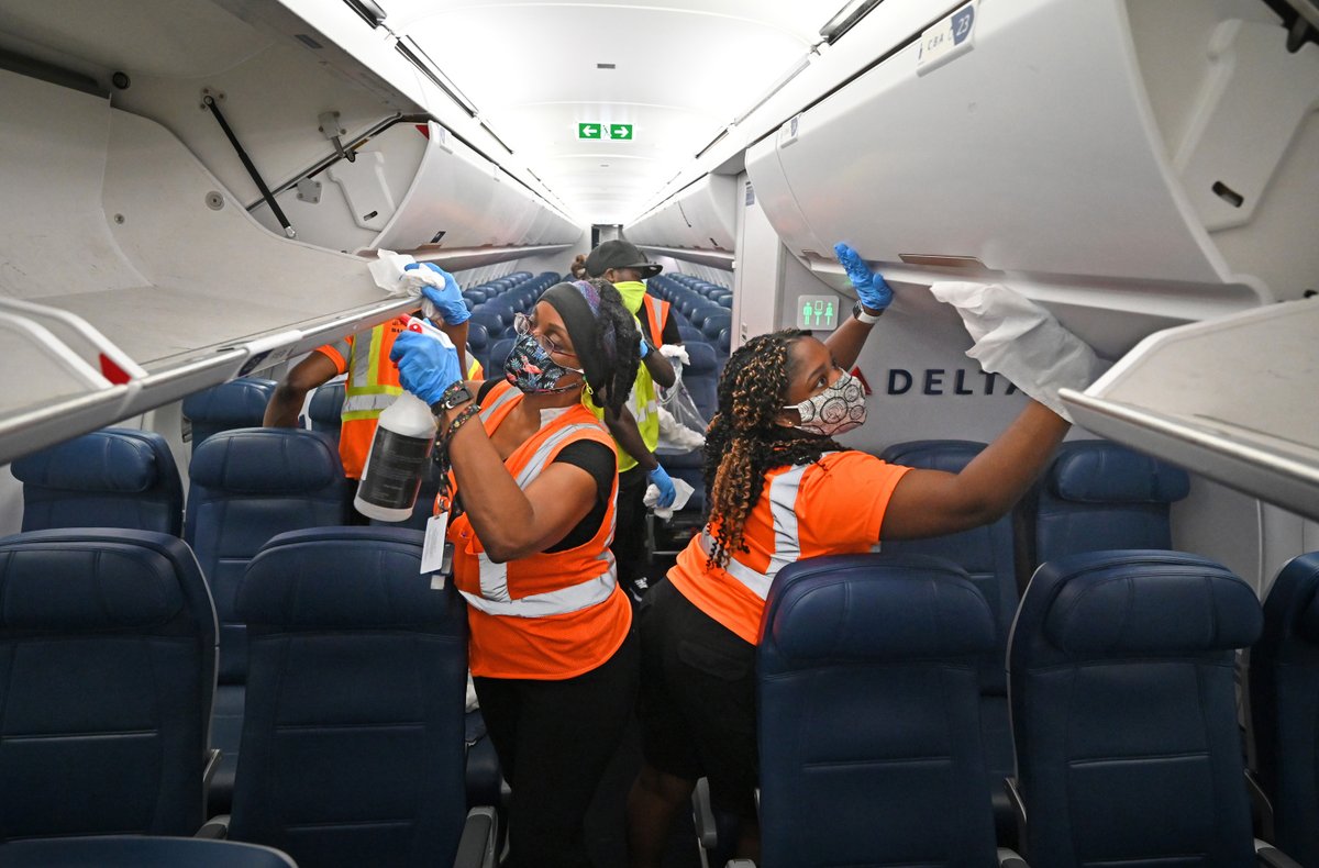 GAFollowers's tweet photo. Atlanta Hartsfield-Jackson cleaners are finally getting a raise after a 13-year push. They were getting paid $8.50 an hour, now they will recieve between $12-15 an hour. https://t.co/HwvvvDQWus