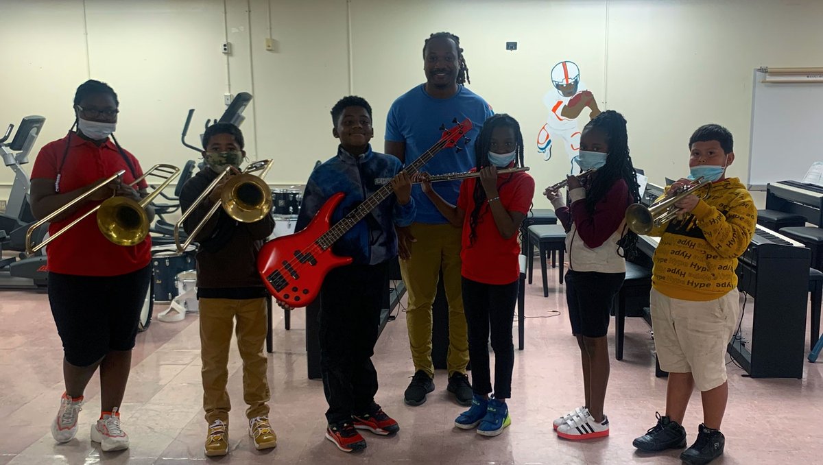 NatKingColeFdn's tweet photo. 🚚 2nd stop on our #MusicDrivesUs #ProjectEncore Tour, Miami-Dade Public Schools - Edison Park K-8 Center.

👉 DONATE - https://t.co/KR4lVhgFpm
👉 PHOTOS - https://t.co/3I6b49O453

🧡 @MDCPS

#nkcgh #natkingcole #projectencore #musiceducation #mdcps #miamidadeschools #edisonpark https://t.co/PIEZlNI2A4