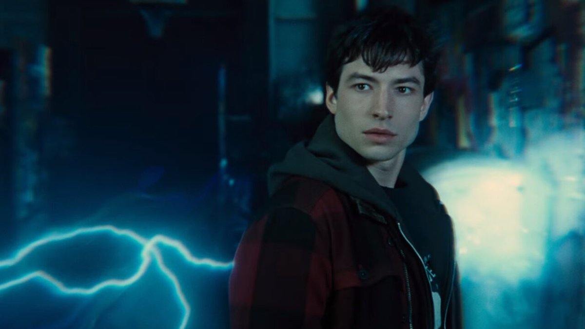 “Fantastik Canavarlar”ın yıldızı Ezra Miller taciz suçlamasıyla tutuklandı!