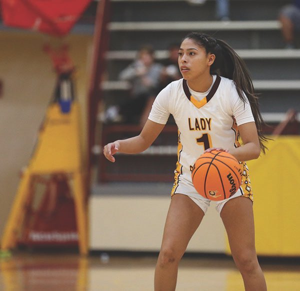 EastCentralWbb's tweet photo. The @EastCentralWbb team would like to announce the signing of @LeilayaMcmillan for the 2022-23 season! Laya will definitely make an immediate impact for the Lady Warriors. Welcome Laya! https://t.co/jTFUpmF8uW https://t.co/KThpG9JDHu