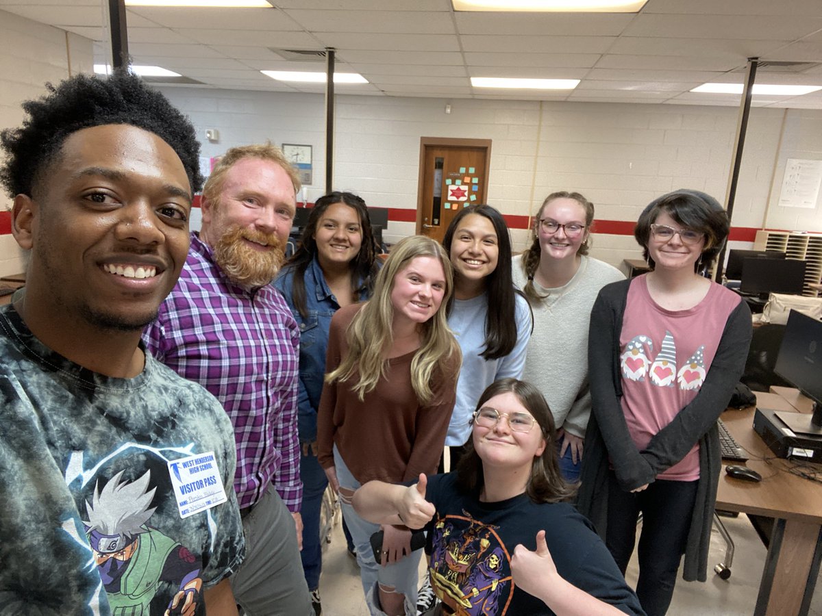 PrestonB_NC's tweet photo. In honor of @samhenry17, gratitude photo number 1. This guy is one of my favorite educators and he let me come speak to his incredible class. https://t.co/Y9WExCL8Mz