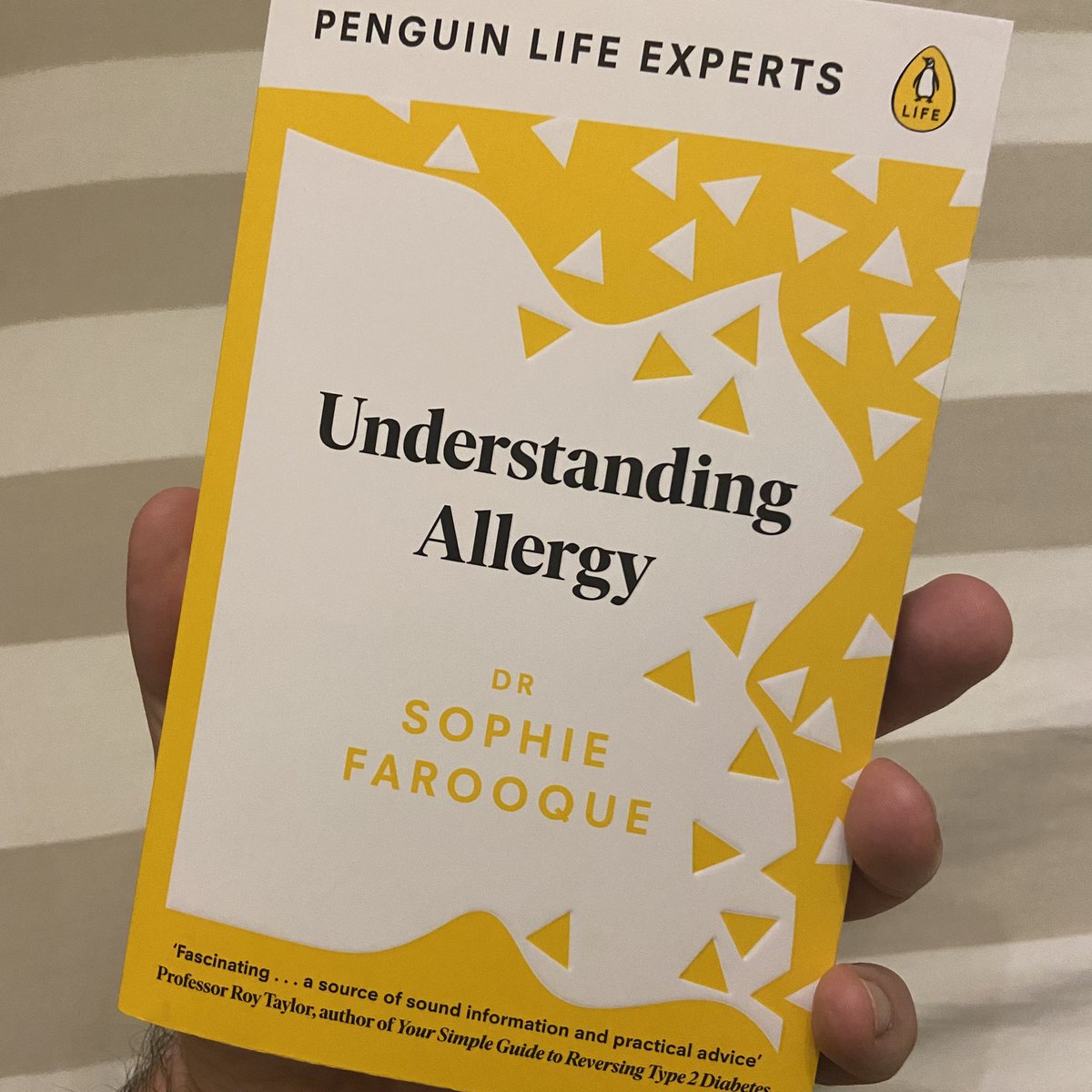 alvarezperea's tweet photo. Just got my copy of #UnderstandingAllergy by @LondonAllergy. Can’t wait to read it! https://t.co/XODneick4h