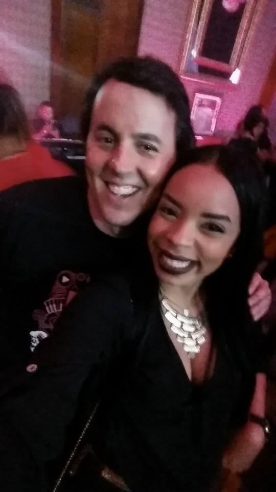 Good TBT w. <a href="/JEMartel/">Jorge Martel</a> T-Mobile PR🖤 seguimos contando 🙏🏼