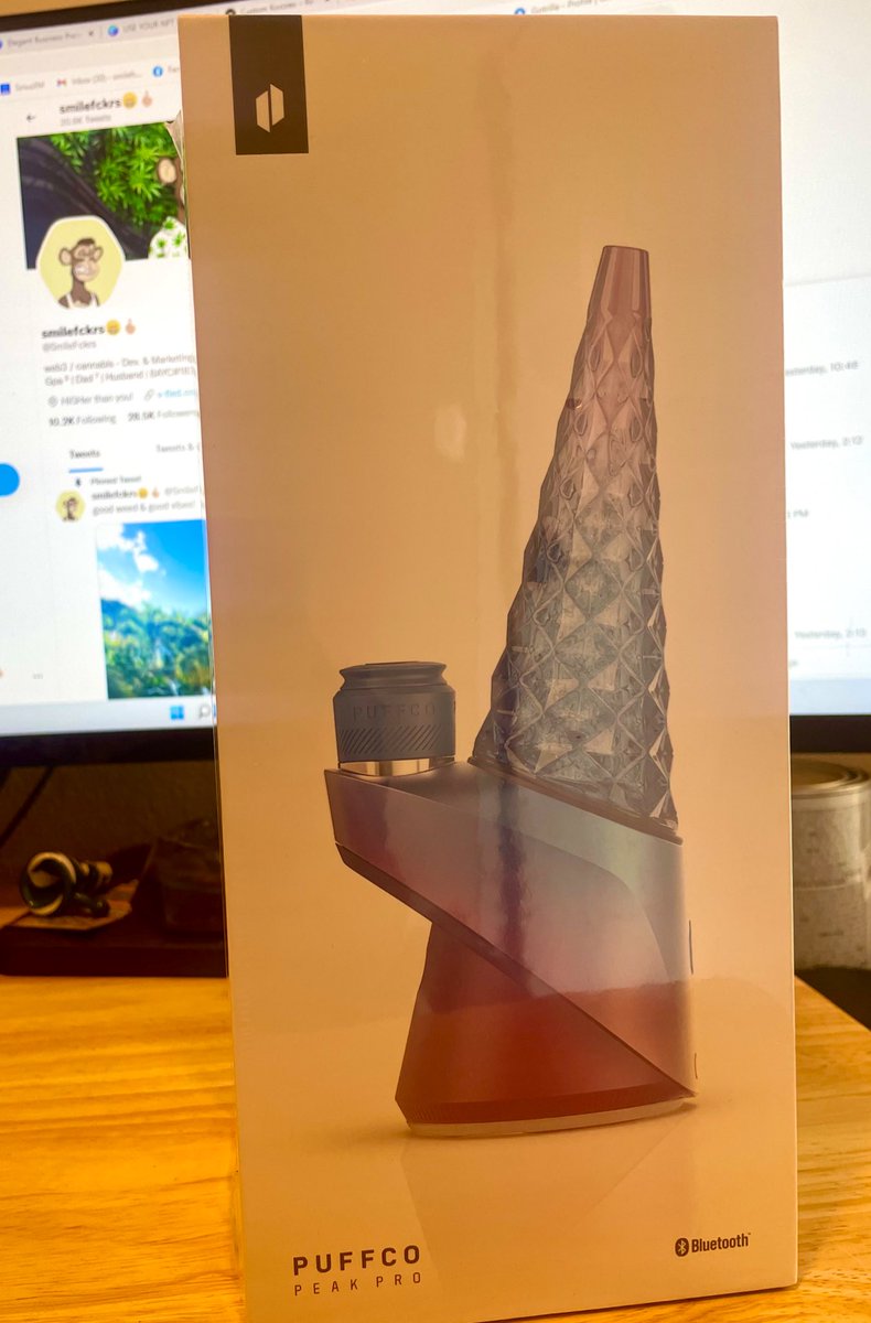 🚨STONER DEGEN GIVEAWAY ALERT🚨

Prize: PUFFCO PEAK PRO - INIDIGLOW

❤️Like &amp; Retweet
😁Follow <a href="/SmileFckrs/">smilefckrs😁🖕🏽</a> 
💨Tag 5 of  your frens

lets spread some love an good vibes! 
giveaway 4/5/22

#puffco #NFTGiveaways