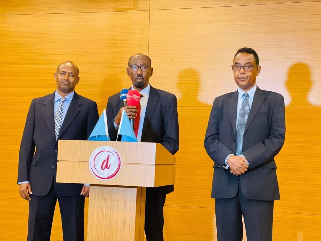 AliABaab1's tweet photo. Kuraasta natiijadooda rasmiga aan Guddiga FEIT shaacin ee horay loo hakiyay, isla markaa aan ku soo bixin liiska rasmiga ah ee Labada Aqal Baarlamaan Federaalka waxaa ka mid ah:Koofur Galbeed
#HOP103
#HOP154
#HOP204
Hirshabelle
#HOP086 https://t.co/fJyQexW7Rn