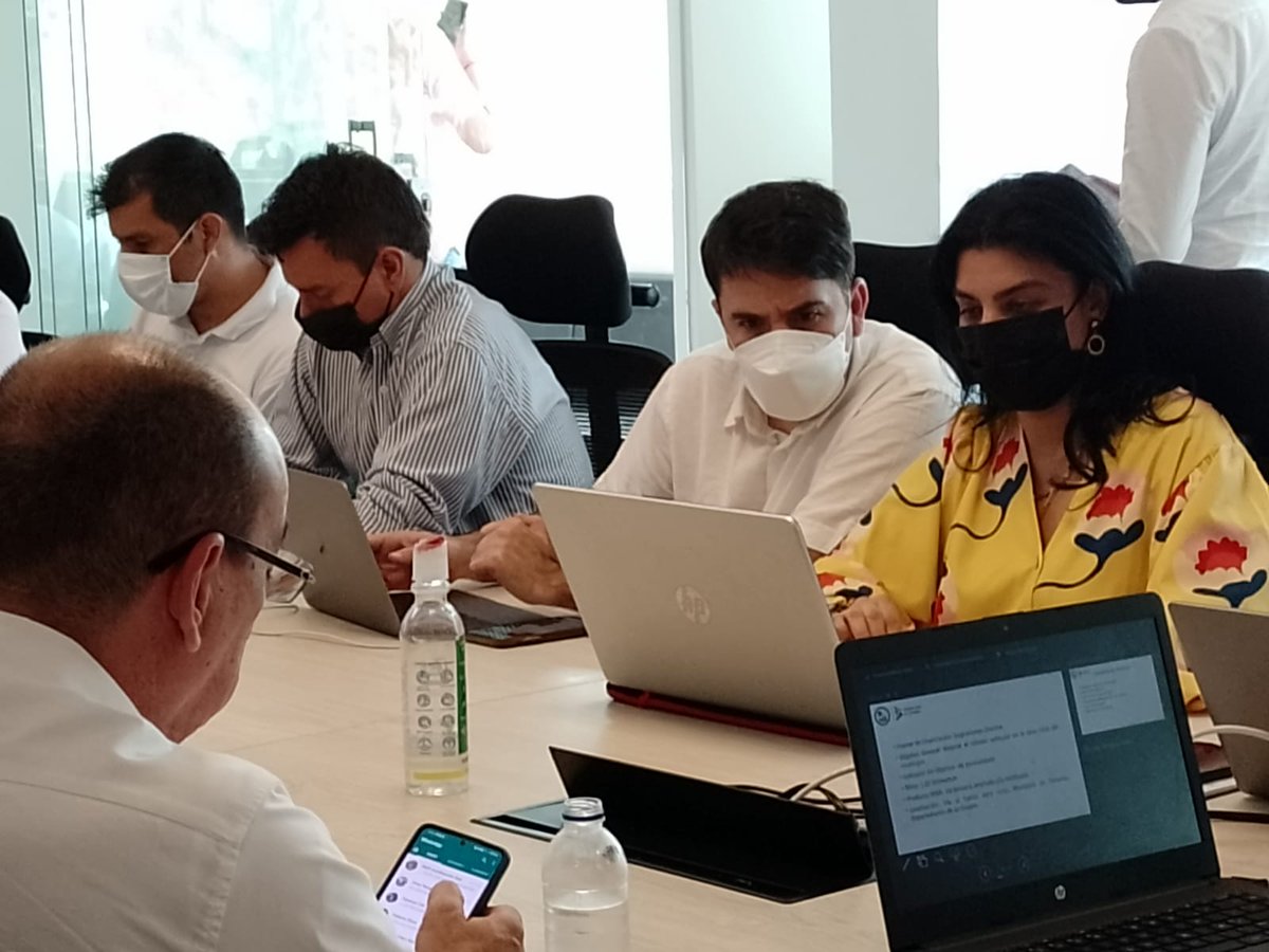 PGN_COL's tweet photo. El Ministerio Público, en articulación🔗 con el @DNP_Colombia y la @CGR_Colombia, requirió a las entidades la presentación de información técnica para resolver inquietudes en materia de presupuesto y ejecución de los proyectos. 🧵 2/2 https://t.co/BskADCM9W4