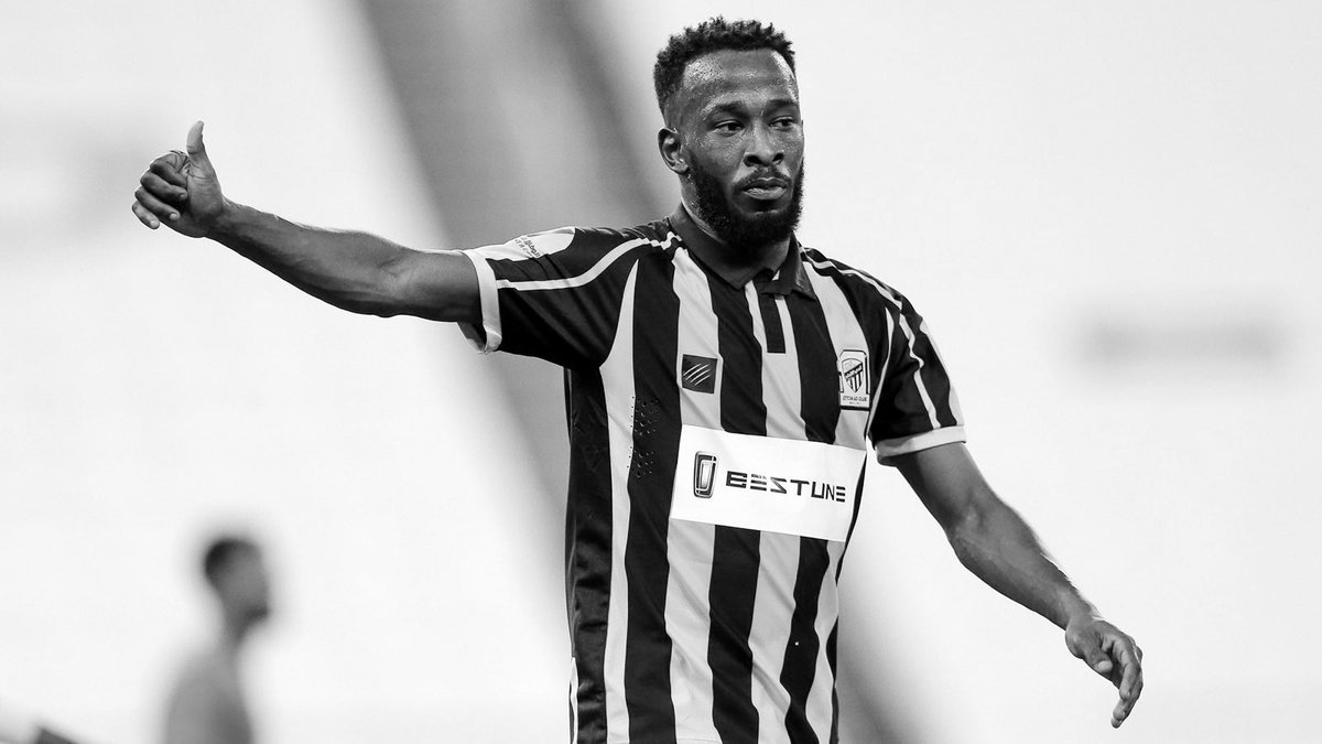 بغض النظر عن مستواه الفتره الماضيه وعن صحة استخدامه للمنشطات
لكن اللي يصير مع فهد كثير و يكسر الخاطر