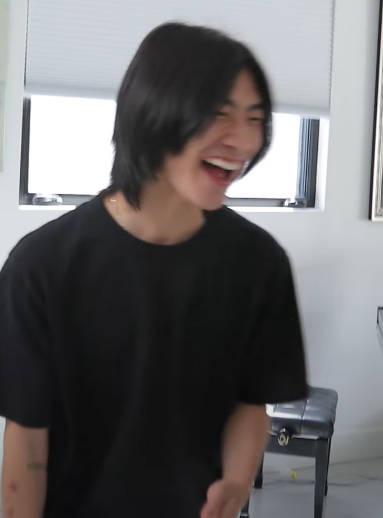 nsb_maid's tweet photo. I love his smile sm 🫶🏻 @Azngami https://t.co/ajzCzYCJne