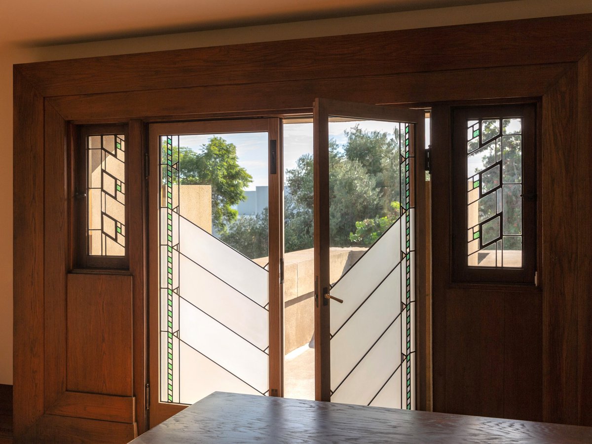 project_restore's tweet photo. #Throwback to #HollyhockHouse in 2020, when the restoration of the art-glass balcony doors in the Master Bedroom were completed.
@JudsonStudios 

#TBT #HollyhockHouse #FrankLloydWright https://t.co/7vWTnvvDXU