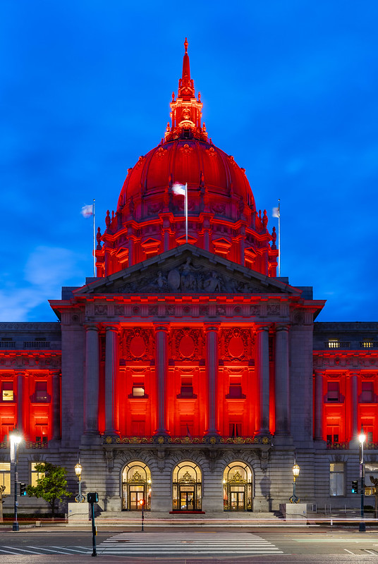 RedCrossLA's tweet photo. For this #throwbackthursday we're going back a few weeks when the state capital went red for #MarchIsRedCrossMonth. Thank you to all the iconic landmarks that went red to celebrate our mission. Our mission wouldn't be possible w/o our volunteers & generous donors! Thank you! https://t.co/3dAgTTdgP7